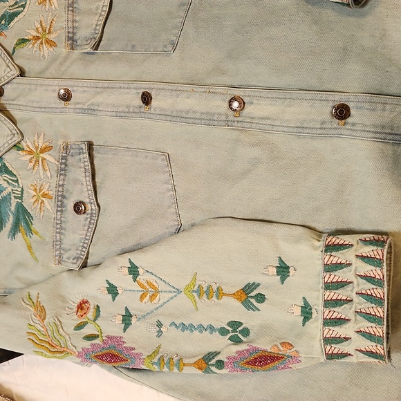 Johnny Was Denim Jean Jacket Oversized Shirt Embroidered Button Front XL Vintage - Picture 5 of 11